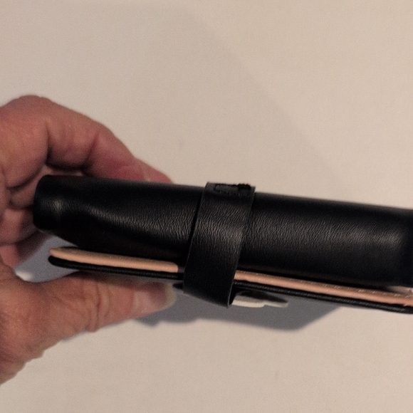 Chic Black Wallet with White Floral Accent - Picture 2 of 8